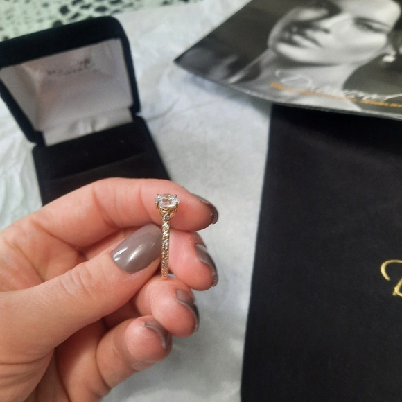 1 Carat Engagement Ring - Picture 5 of 11